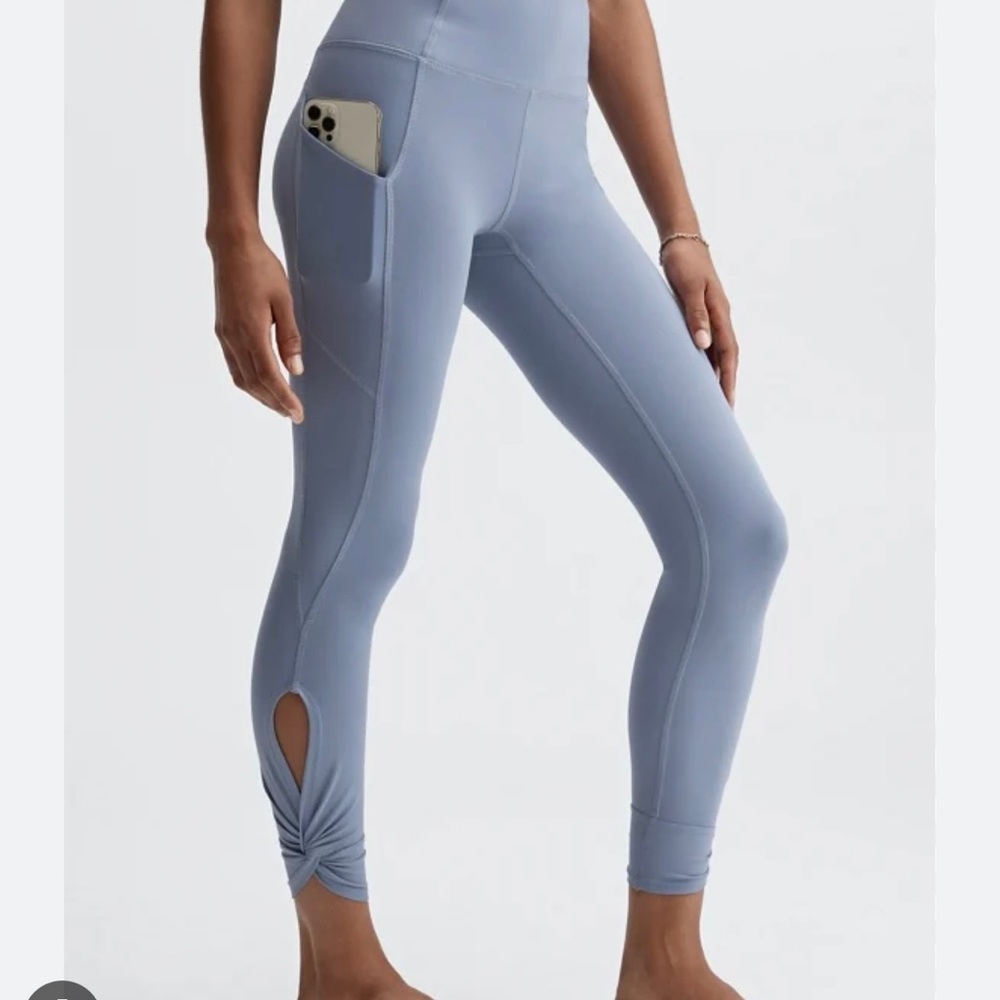 Fabletics Capri length High Rise Oasis Size 4X soft blue
